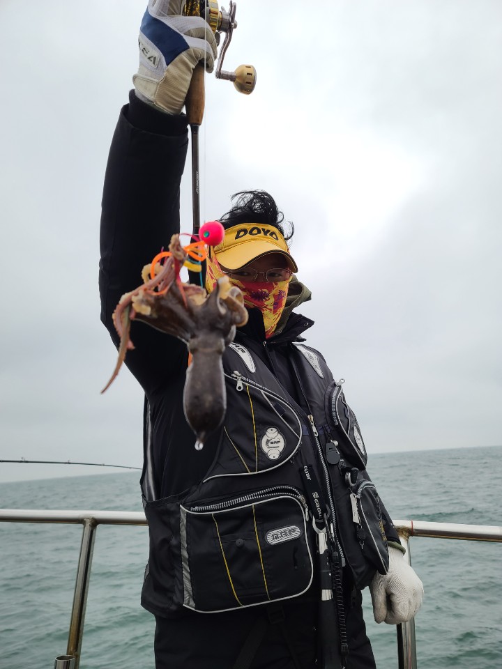 4월 18일 대성1호 참돔탐사 조황